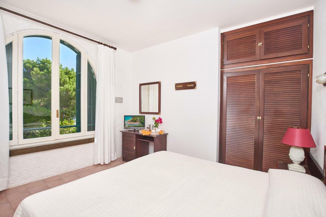 Hotel Antares Capoliveri  Exterior photo